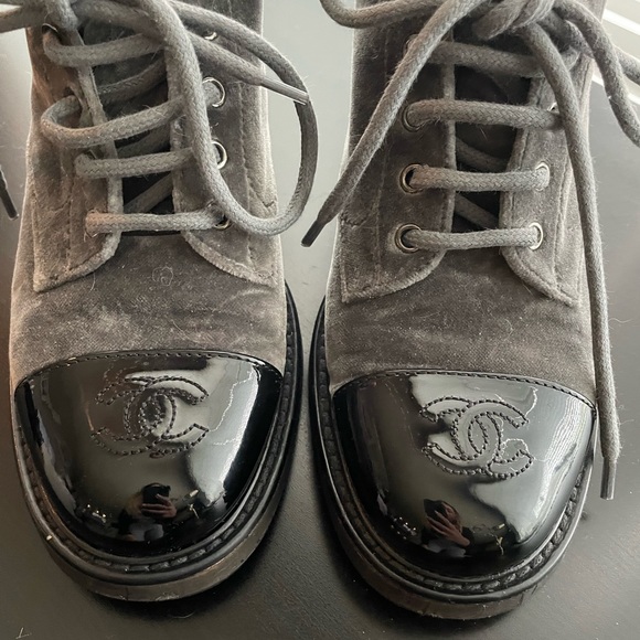 Chanel CC Logo Gray Black Combat Boots Size 37 (6) - Picture 10 of 13